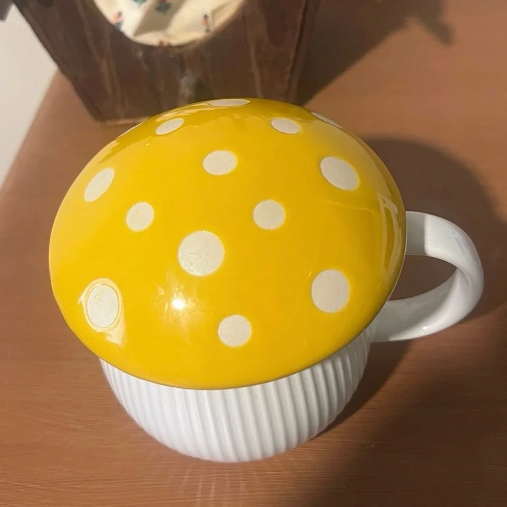 World Market Mushroom Lidded Ceramic Coffee Tea Mug Yellow White Polka Dot NWT